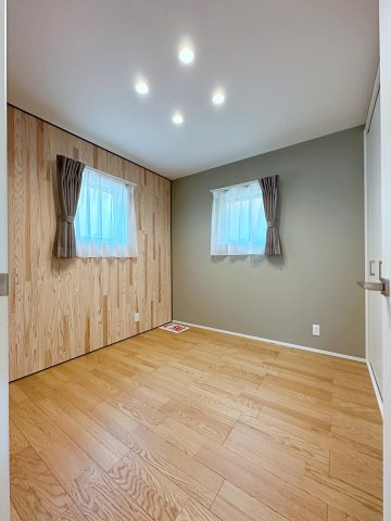 東区馬木6丁目No.7の子供部屋|2階4.5帖の洋室☆