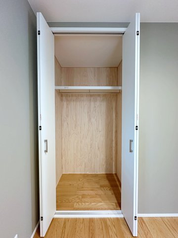 東区馬木6丁目No.7の収納|2階4.5帖洋室のクローゼット☆