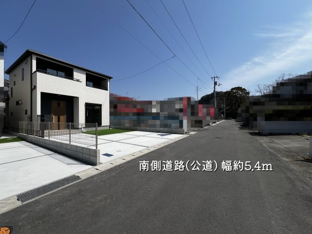 【前面道路含む現地写真】 | 高知市瀬戸東町３丁目/３号棟