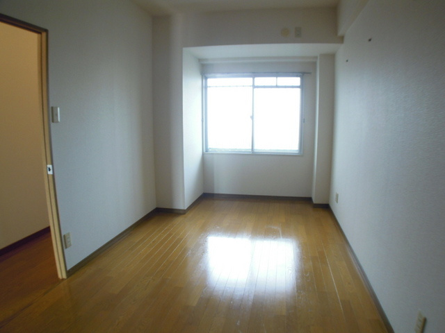 ファミール南流山の居間・リビング|居室3