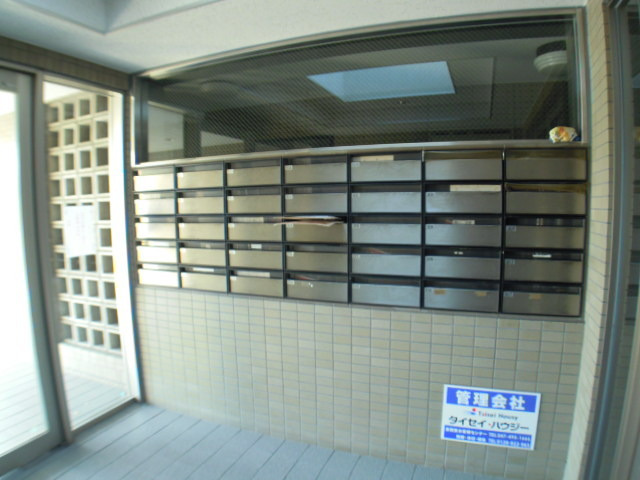 ファミール南流山のロビー|メールＢＯＸ