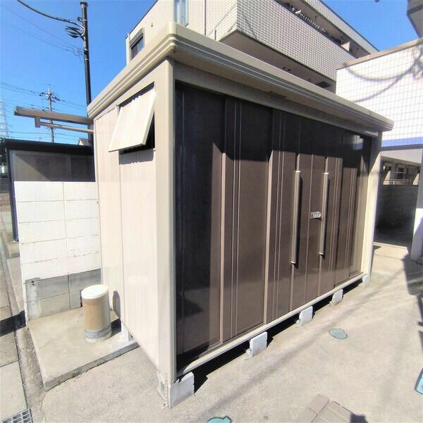 フローレス八番館