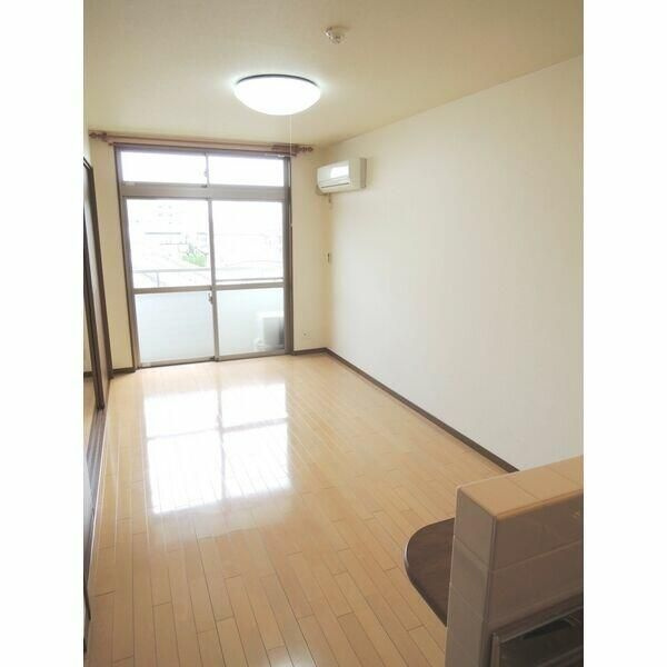 フローレス八番館