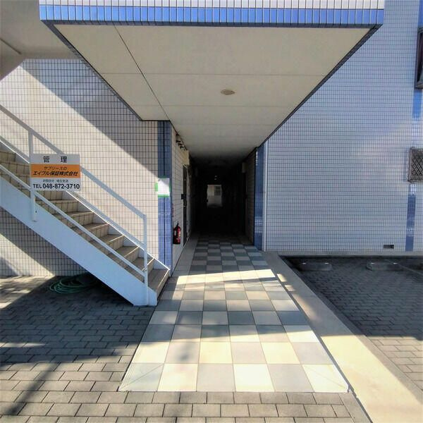 フローレス八番館