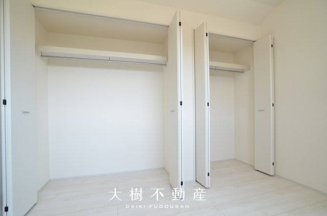 【洋室】 | 海老名市国分寺台5丁目　新築戸建て　全１棟【仲介手数料無料】 | 2階　洋室4（4.97帖）クローゼット