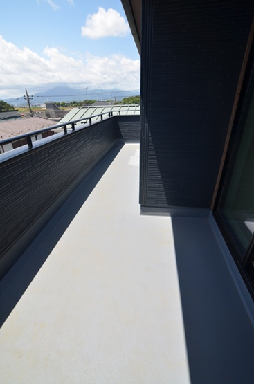【バルコニー】 | 海老名市国分寺台5丁目　新築戸建て　全１棟【仲介手数料無料】