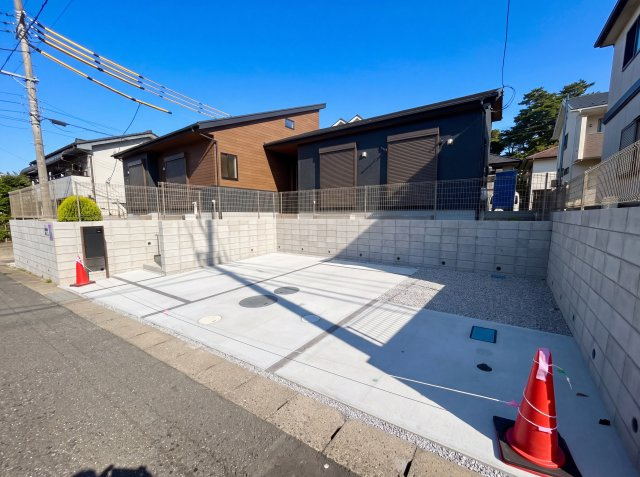 新築　伊勢崎市豊城町　Blooming　Garden　1号棟の駐車場|現地写真　駐車スペースは並列3台分可能です！
