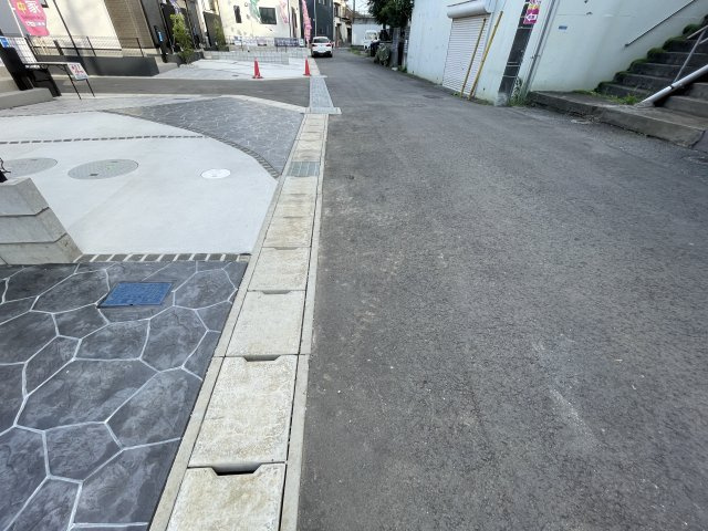 グラファーレ市川市曽谷４丁目１６期の前面道路含む現地写真