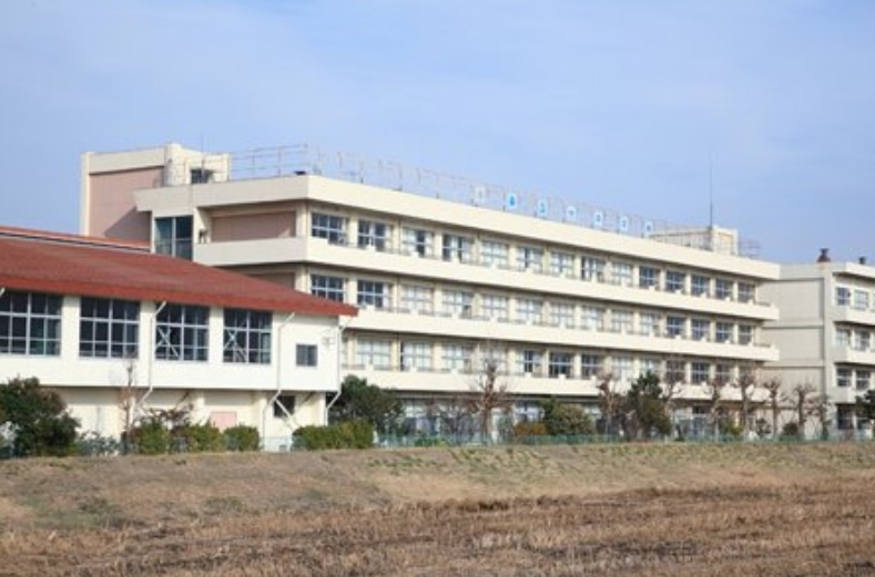 グラファーレ市川市曽谷４丁目１６期の周辺|東国分中学校