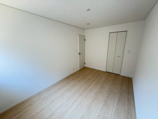 今津　新築戸建　２棟の洋室
