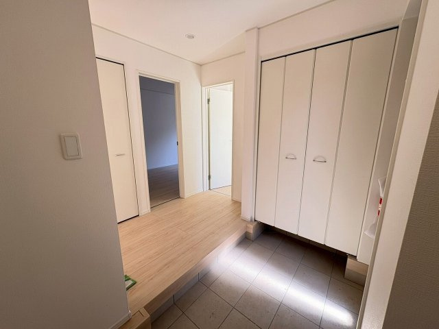 今津　新築戸建　２棟の玄関