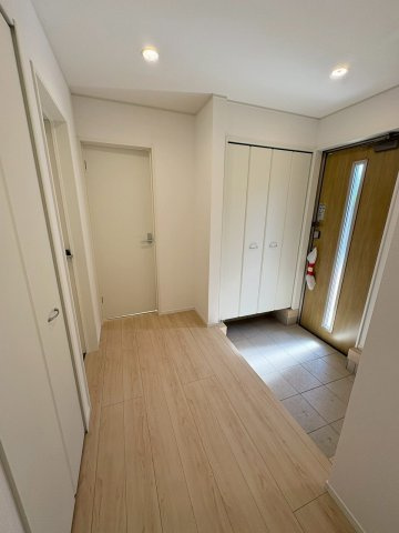 今津　新築戸建　２棟の玄関