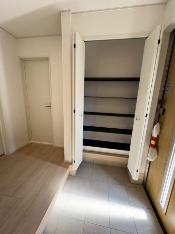 今津　新築戸建　２棟の収納