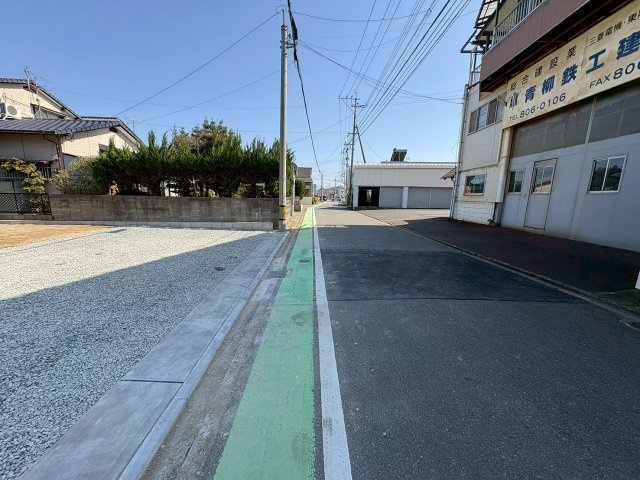 今津　新築戸建　２棟の前面道路含む現地写真