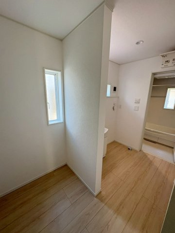 今津　新築戸建　２棟のその他|ランドリースペース