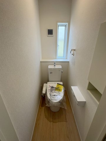 今津　新築戸建　２棟のトイレ