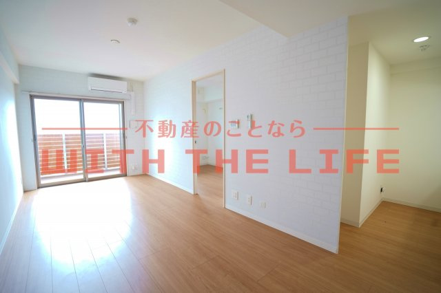 ボスコボブビルディング【キャッシュバック対象物件】の居間・リビング|ゆったり過ごせる居間です