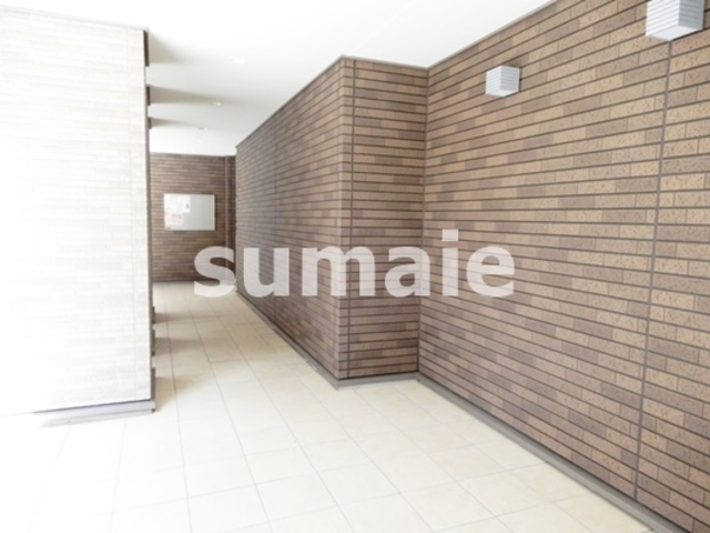 カーサ・プリートのロビー|明るいエントランスロビー。