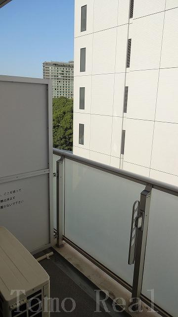 リエトコート元赤坂のバルコニー|前面にビルがありますが窓同士が向き合っておりません