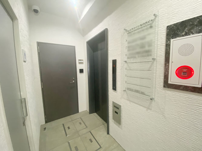 ジェムストーン丸の内のエントランス