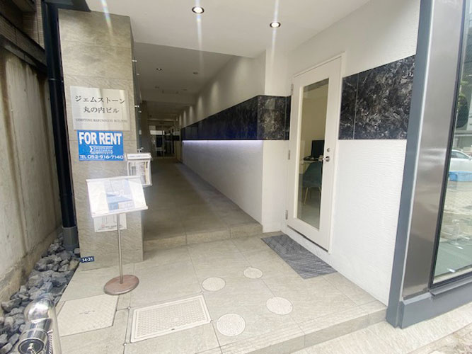 ジェムストーン丸の内のエントランス