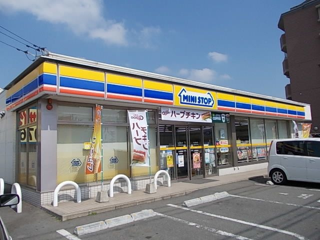 レクエルド桜並木の周辺