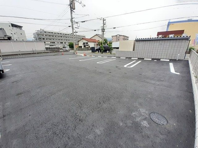 レクエルド桜並木の駐車場