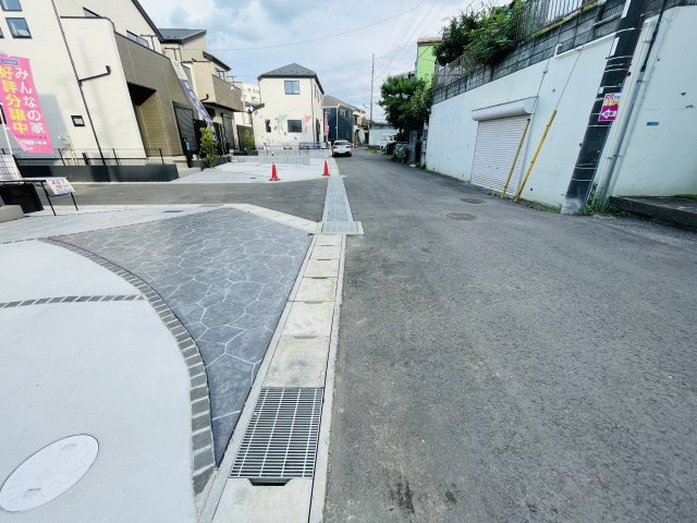 グラファーレ市川市曽谷４丁目１６期の前面道路含む現地写真