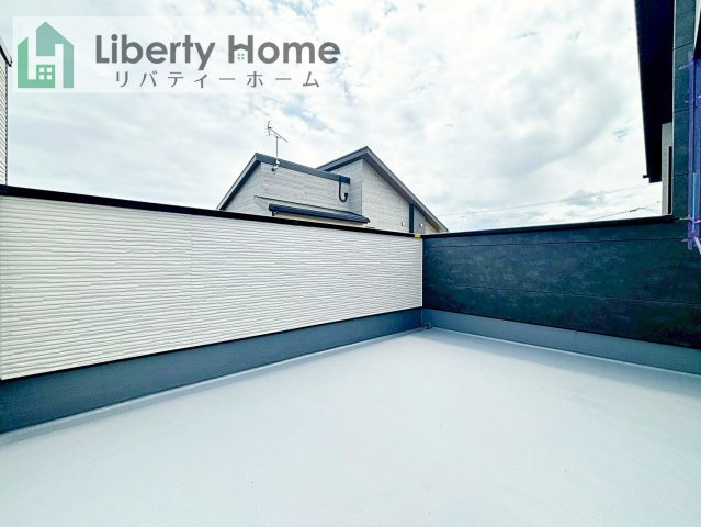 土浦市木田余1期　新築戸建　5号棟のバルコニー