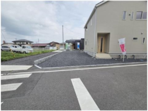 新築　みどり市大間々町大間々第13　クレイドルガーデン　1号棟の駐車場|現地写真　駐車スペースは並列2台+2台分可能です！
