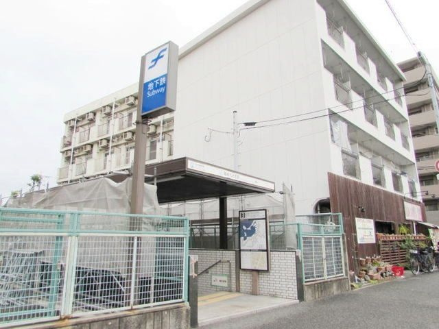 カルフールの周辺