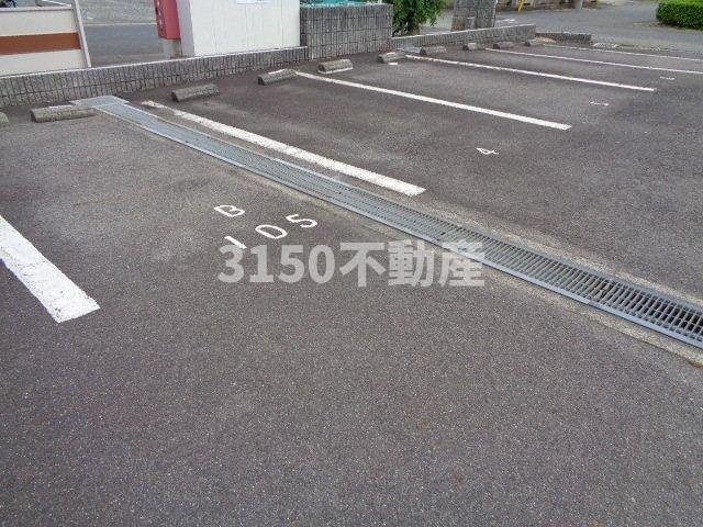 セトル・カンフォタブルＢの駐車場