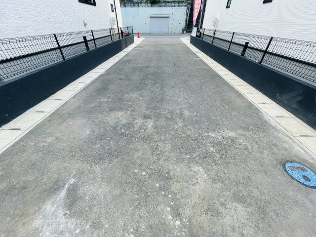 グラファーレ市川市曽谷４丁目１６期の前面道路含む現地写真