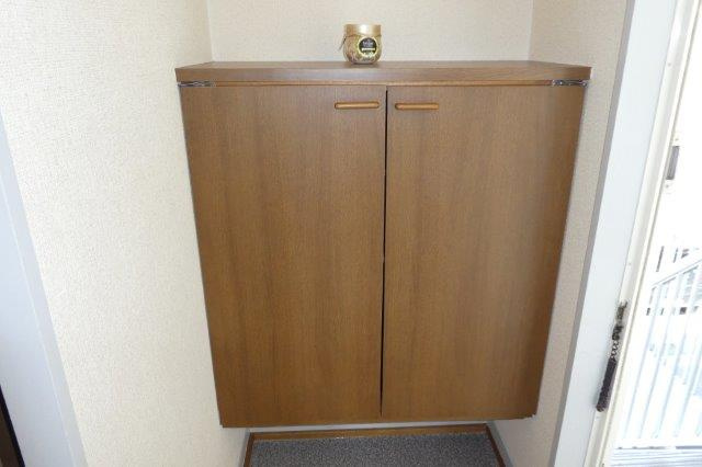 ジョイファミリー総社Bの玄関|シューズボックス