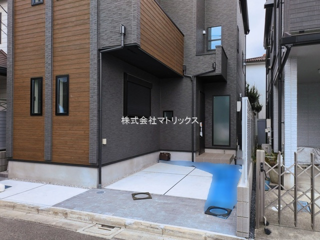 練馬区石神井町8丁目　土地31坪超　省エネ大型住宅　限定1棟の駐車場