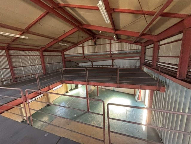 西尾市上矢田町貸倉庫の内装