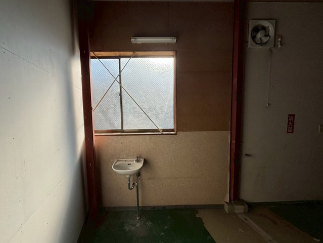 西尾市上矢田町貸倉庫の内装