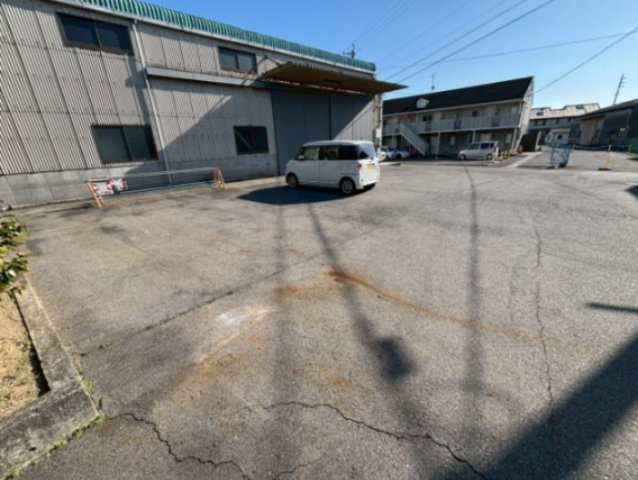 西尾市上矢田町貸倉庫の外観