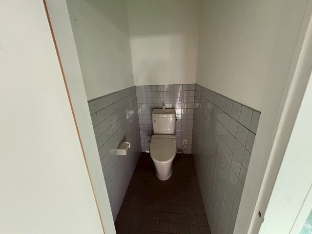 西尾市上矢田町貸倉庫のトイレ