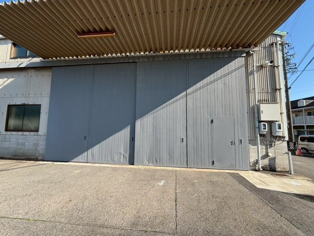 西尾市上矢田町貸倉庫の外観