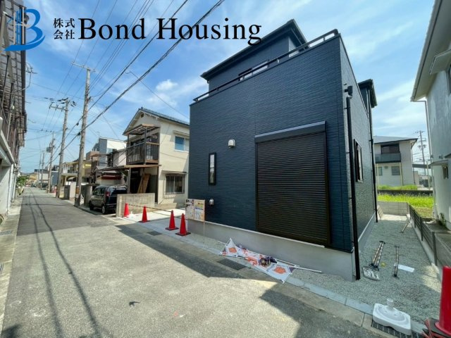 WIC２ヶ所　長期優良住宅　魚住町清水４期　新築戸建の前面道路含む現地写真