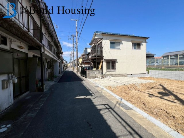 WIC２ヶ所　長期優良住宅　魚住町清水４期　新築戸建の前面道路含む現地写真