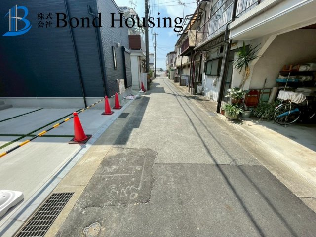 WIC２ヶ所　長期優良住宅　魚住町清水４期　新築戸建の前面道路含む現地写真