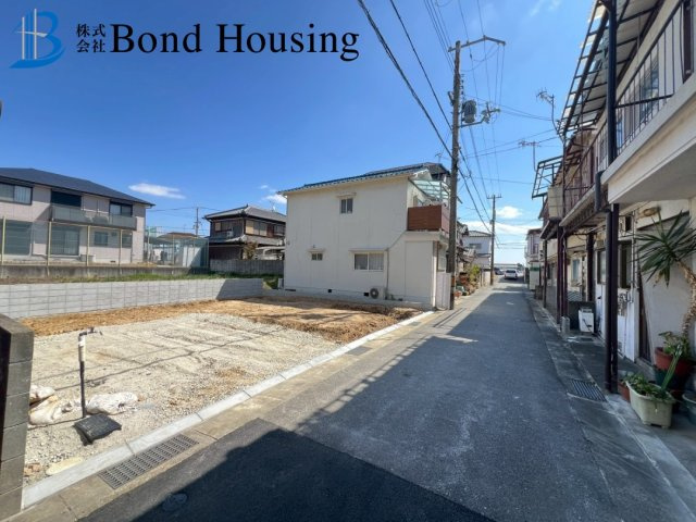WIC２ヶ所　長期優良住宅　魚住町清水４期　新築戸建の前面道路含む現地写真