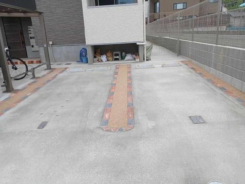ルイスローズ城南の駐車場