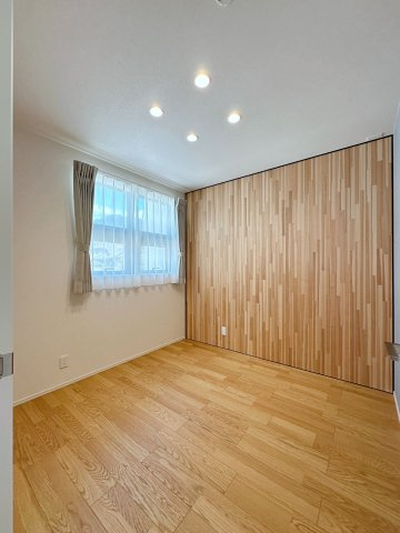 安芸郡熊野町中溝5丁目 No.5の洋室|2階4.5帖の洋室☆