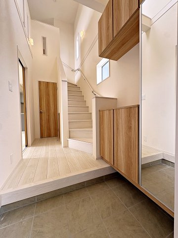 新築戸建・新築建売　郡山市安積町南長久保一丁目　安積第三小・安積第二中の玄関