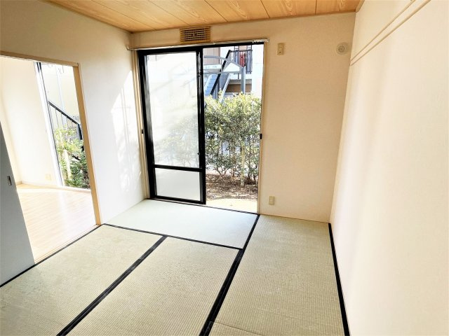 エメラルド蓮沼Aの和室