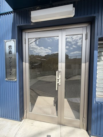 鶯橋マンションのエントランス