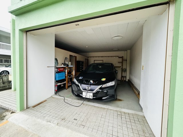 中城村久場戸建ての駐車場